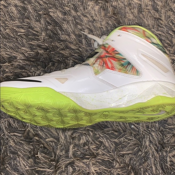 Lebron sneakers - Picture 4 of 8